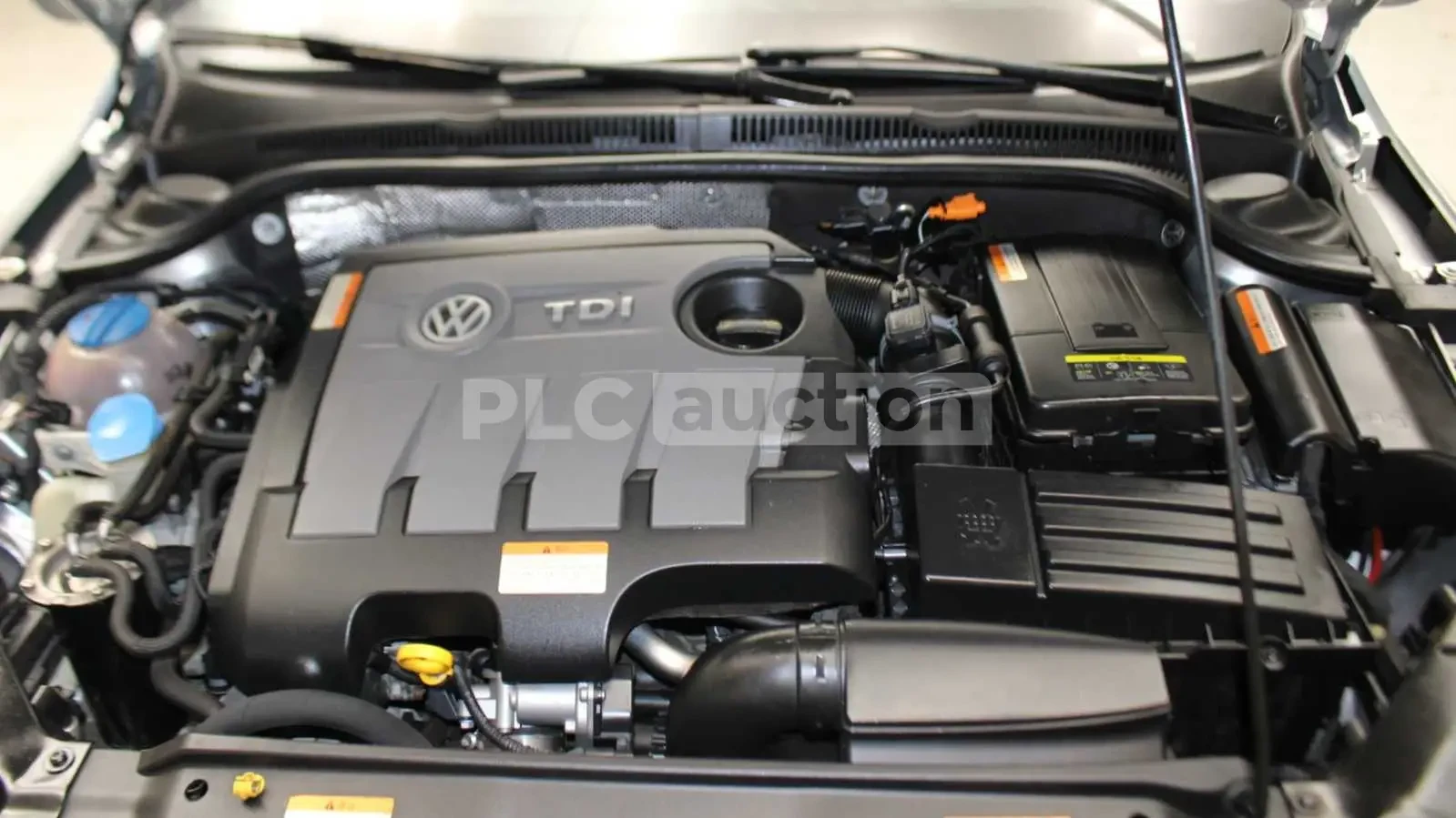 VW Jetta, снимка 13 - Автомобили и джипове - 54175882