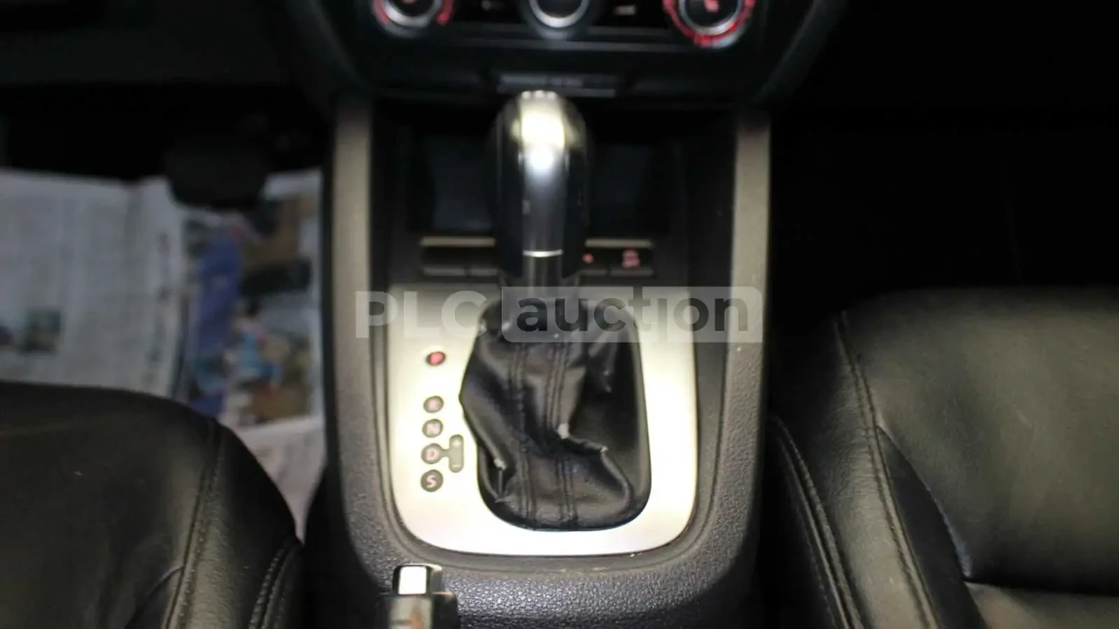 VW Jetta, снимка 10 - Автомобили и джипове - 54175882