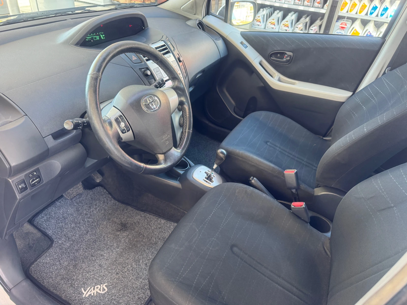 Toyota Yaris, снимка 11 - Автомобили и джипове - 54335790