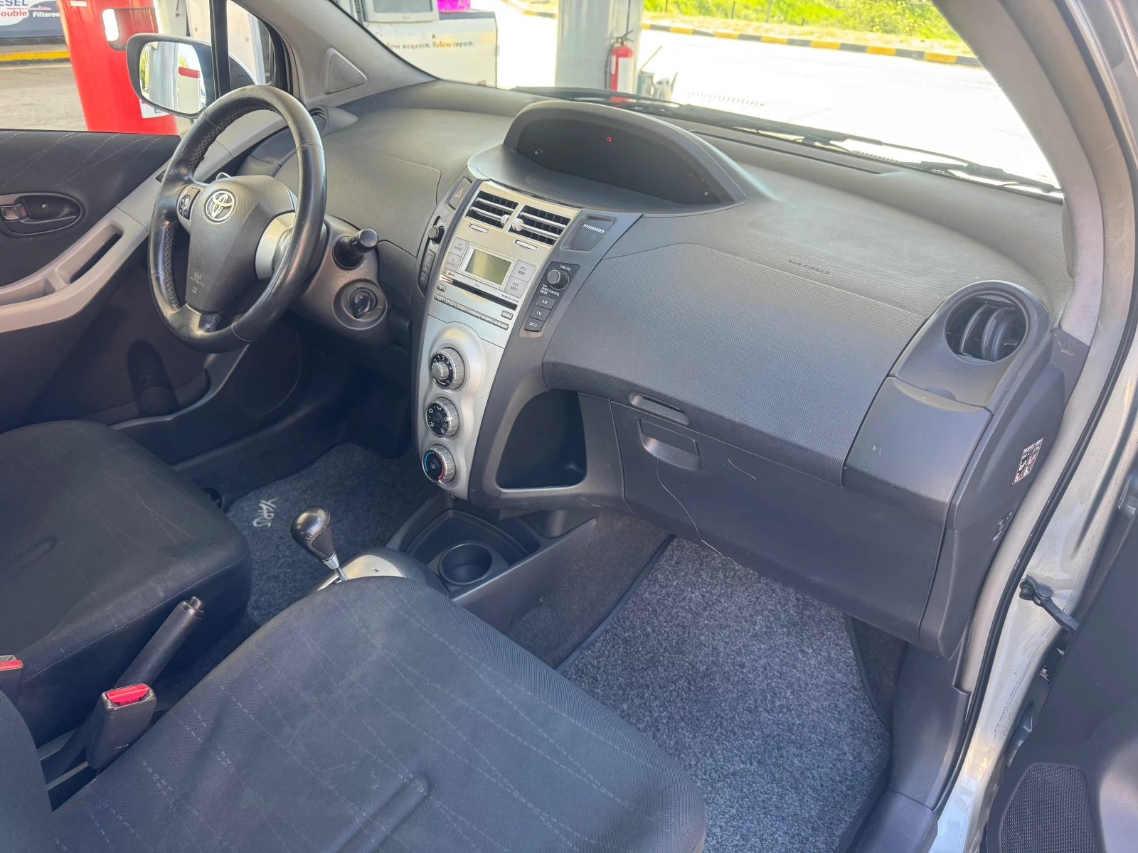 Toyota Yaris, снимка 13 - Автомобили и джипове - 54335790