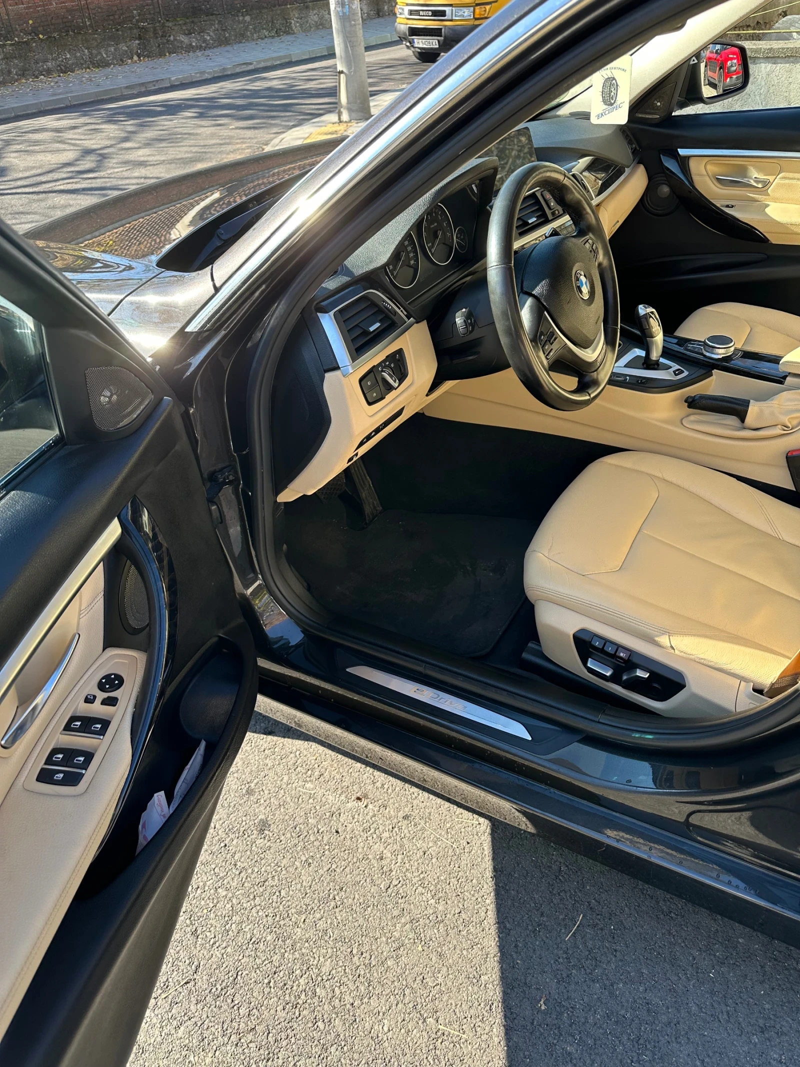 BMW 330 BMW 330e Luxury Line, снимка 9 - Автомобили и джипове - 54370335