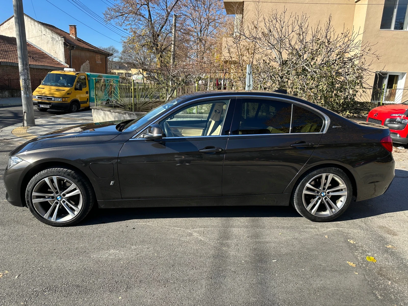 BMW 330 BMW 330e Luxury Line