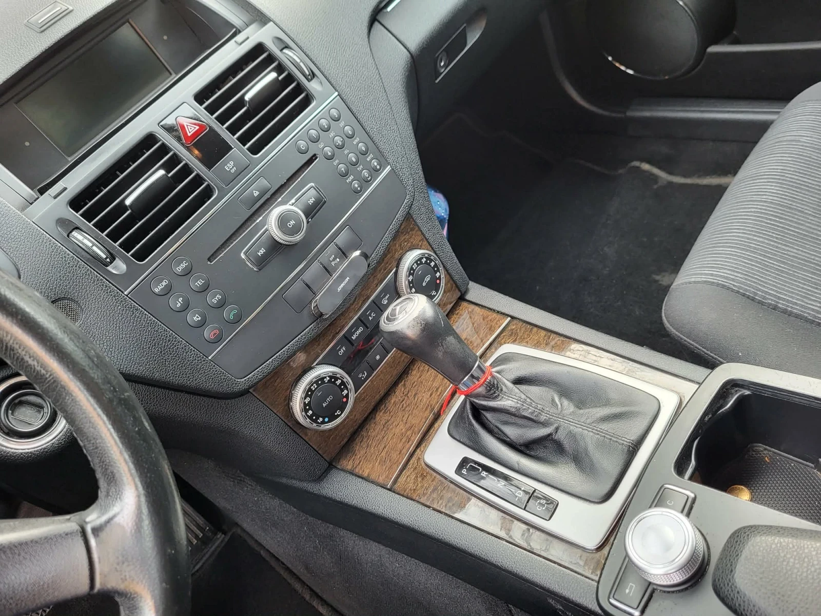 Mercedes-Benz C 220 CDI, снимка 5 - Автомобили и джипове - 54639389