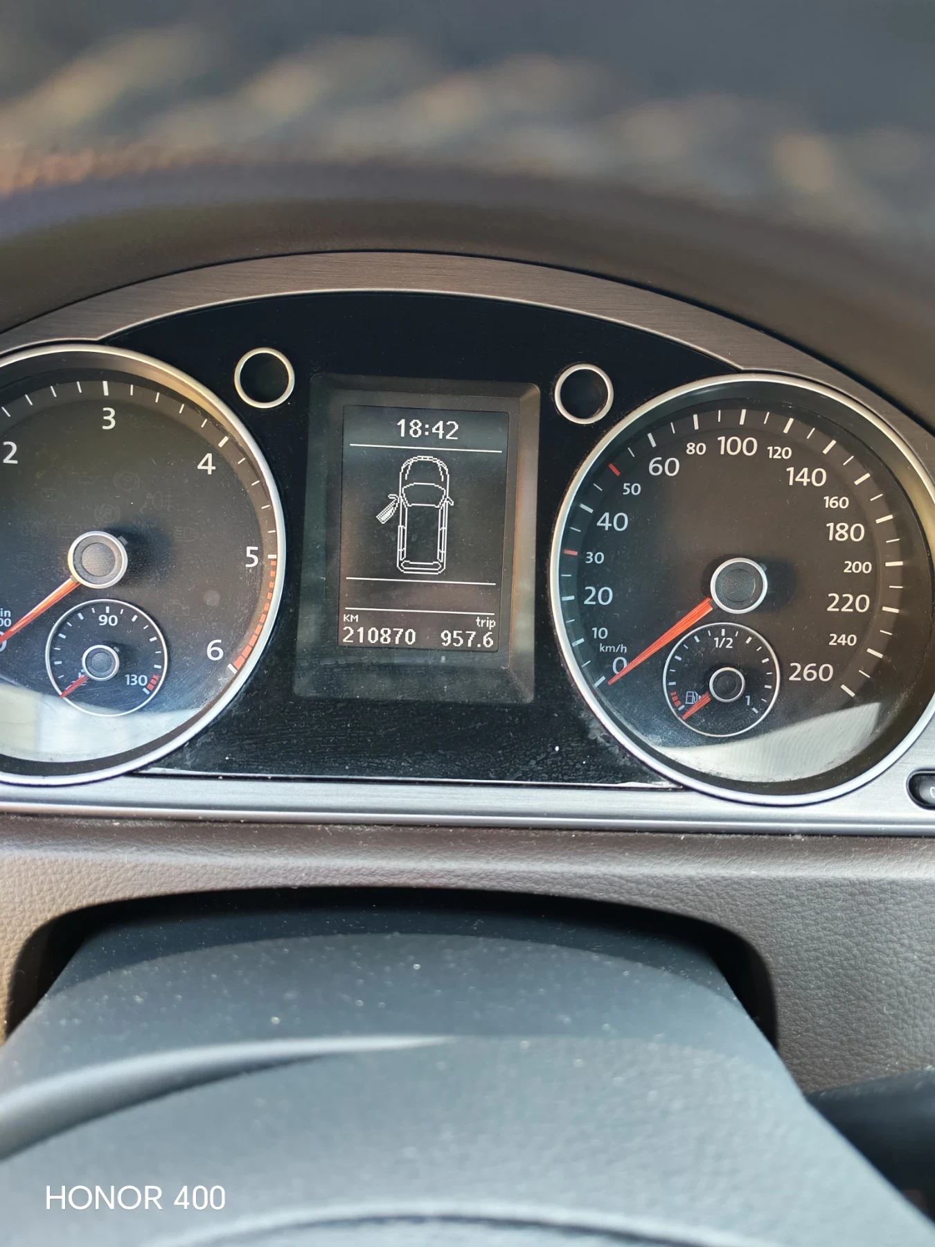 VW Passat Вариант в7, снимка 8 - Автомобили и джипове - 54803765