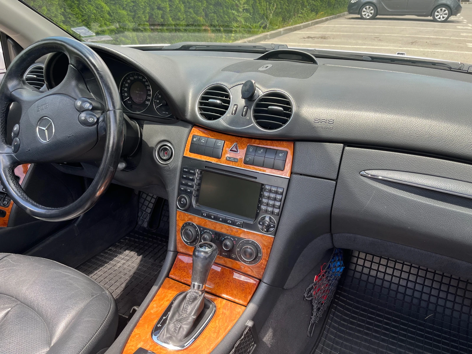 Mercedes-Benz CLK 320, снимка 9 - Автомобили и джипове - 55037071
