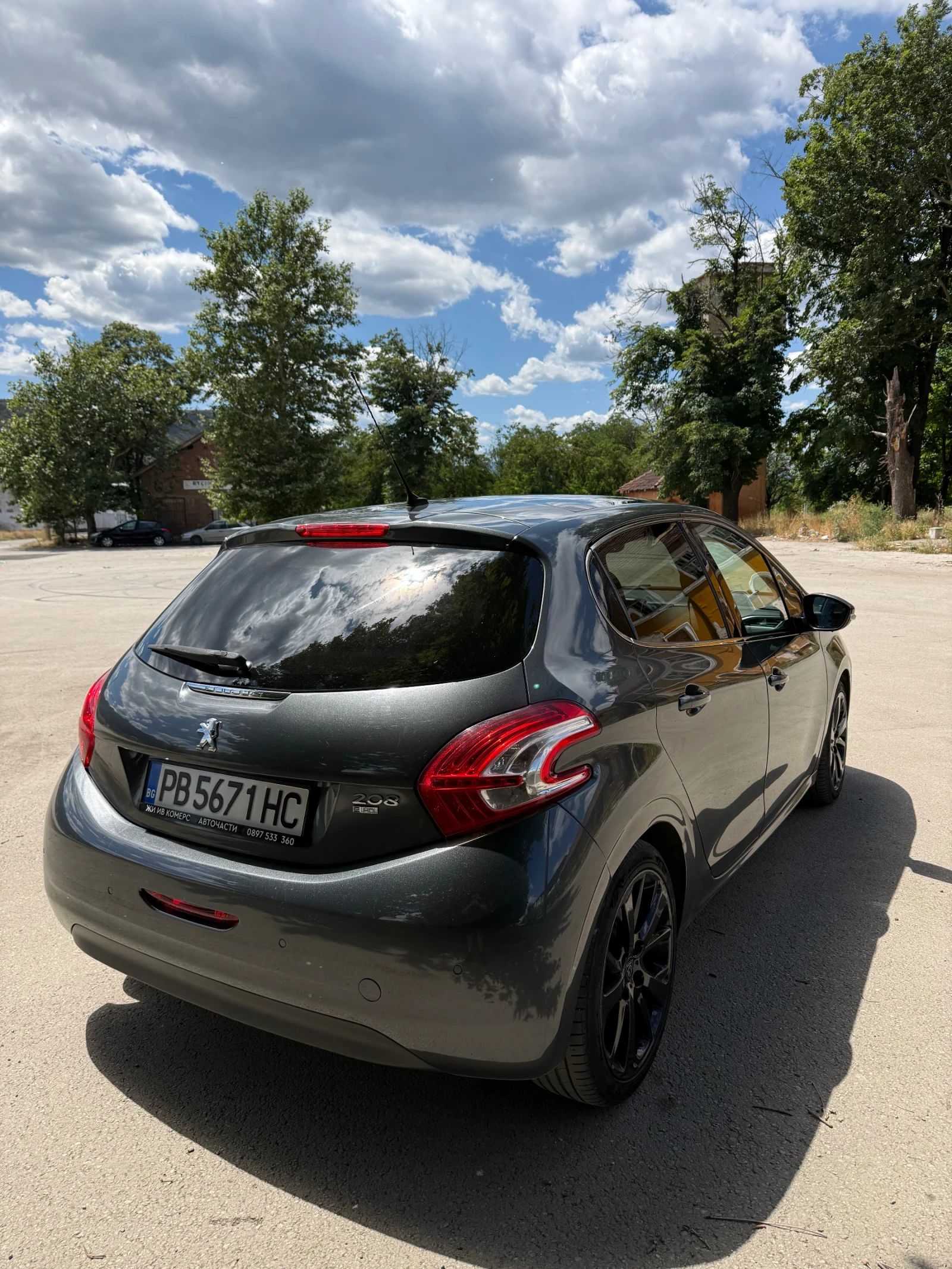 Peugeot 208 Feeline 1.6 eHDI - 6 скорости, снимка 4 - Автомобили и джипове - 55279881
