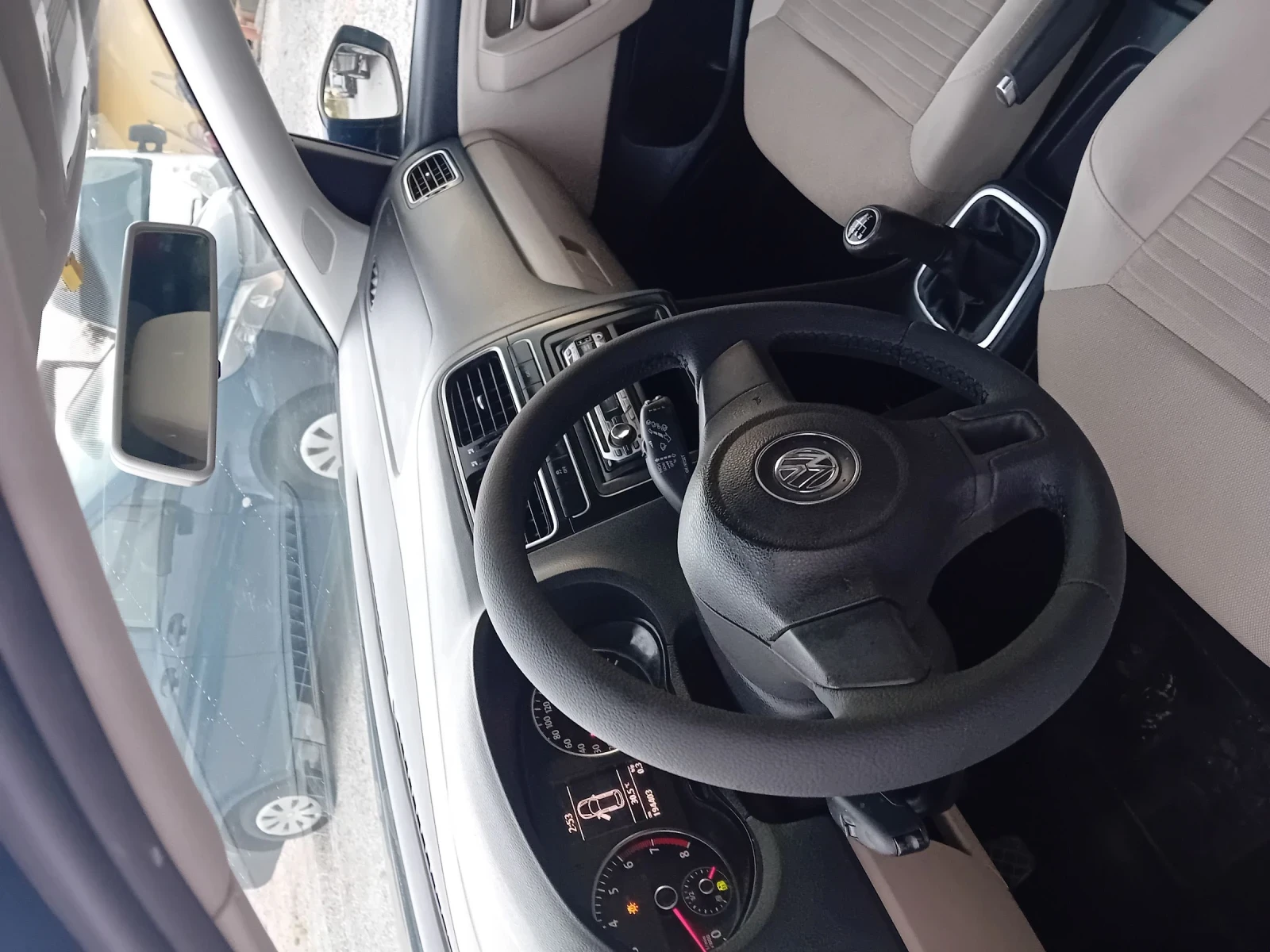 VW Polo 1.6 82k.sili Gaz, снимка 15 - Автомобили и джипове - 55415777