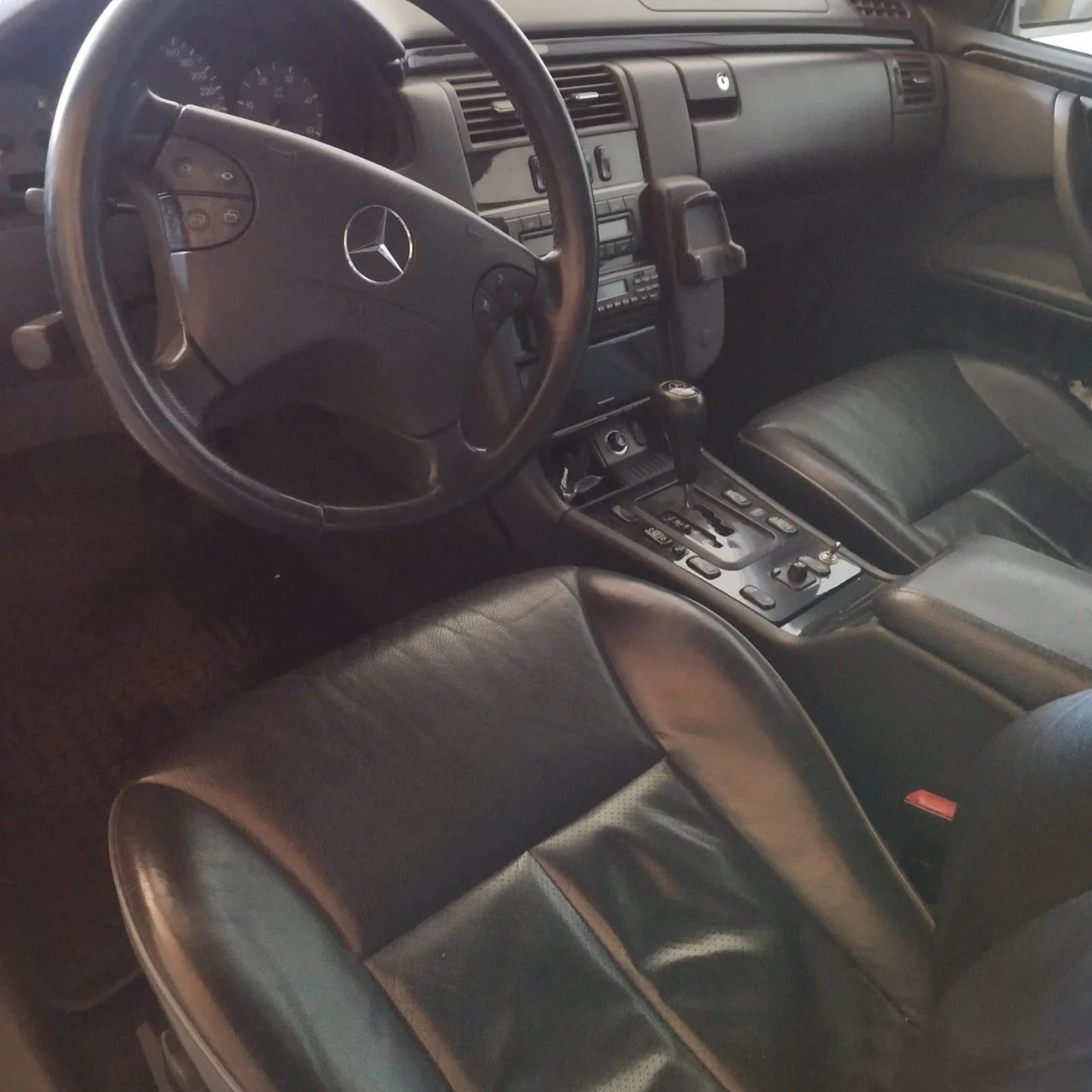 Mercedes-Benz E 270 ТОП, снимка 6 - Автомобили и джипове - 55423113