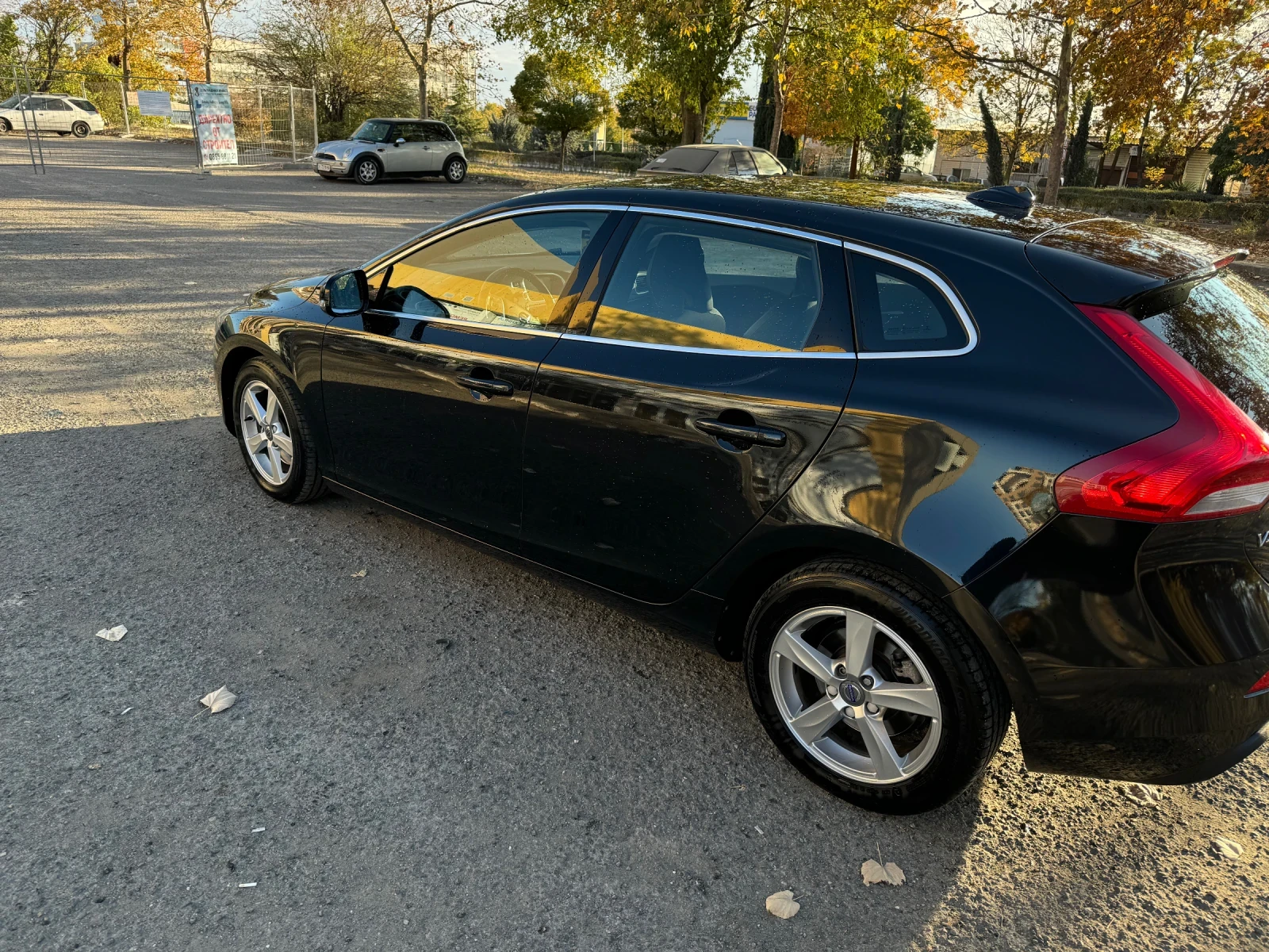 Volvo V40, снимка 3 - Автомобили и джипове - 55500865