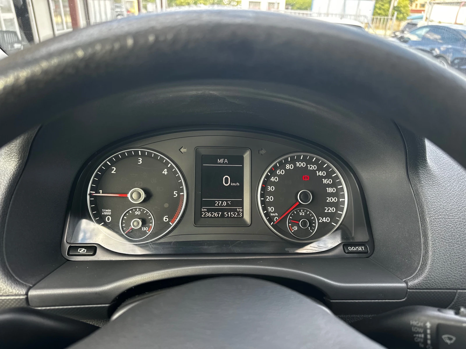 VW Caddy MAXI 6+ 1 2.0TDI 4motion, снимка 11 - Автомобили и джипове - 55666313