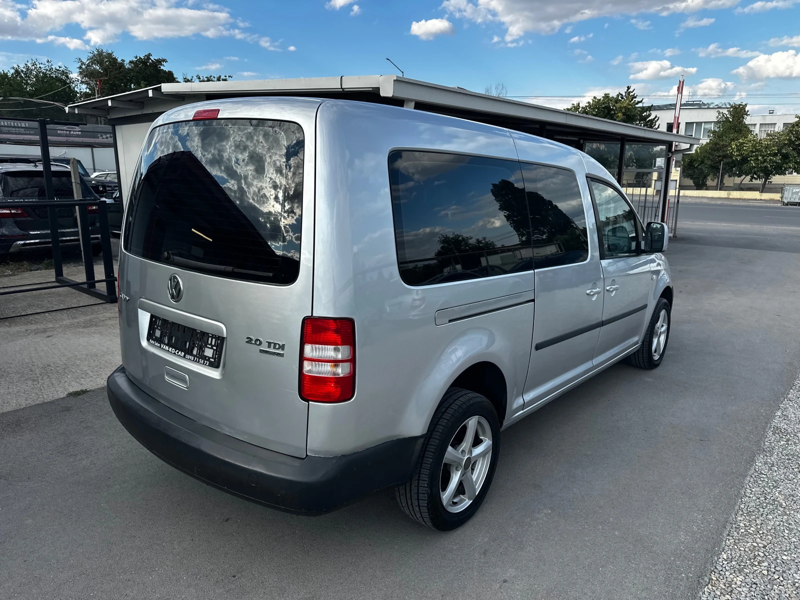 VW Caddy MAXI 6+ 1 2.0TDI 4motion, снимка 2 - Автомобили и джипове - 55666313