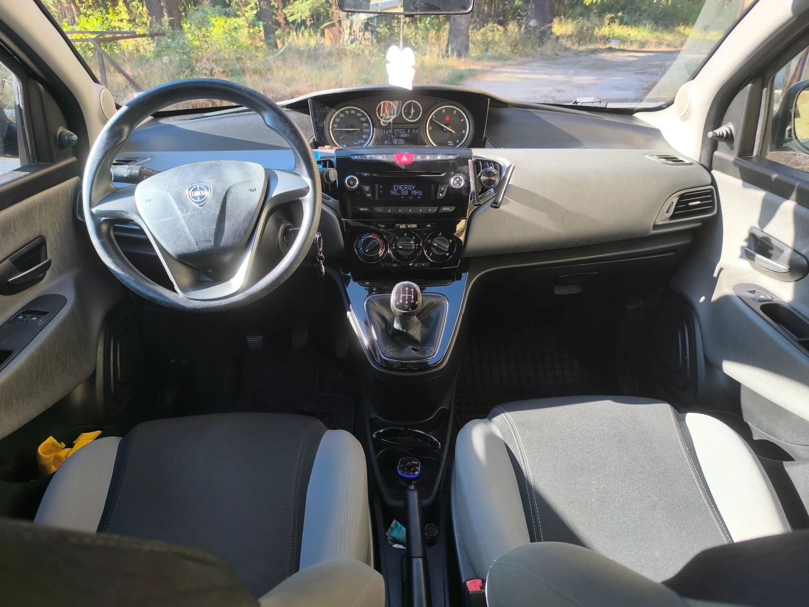 Lancia Ypsilon 1.3Mjet, снимка 11 - Автомобили и джипове - 55682202