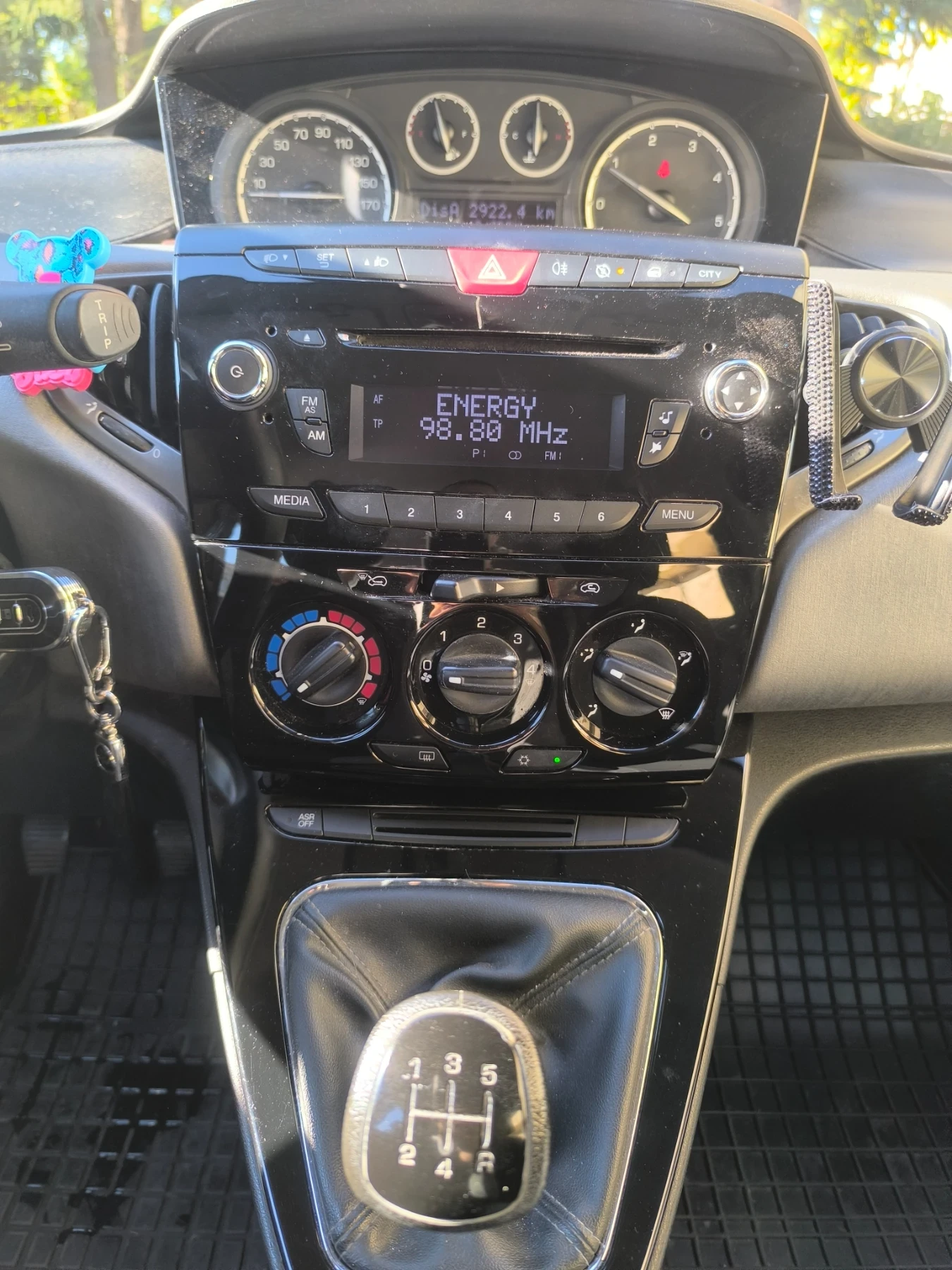 Lancia Ypsilon 1.3Mjet, снимка 10 - Автомобили и джипове - 55682202