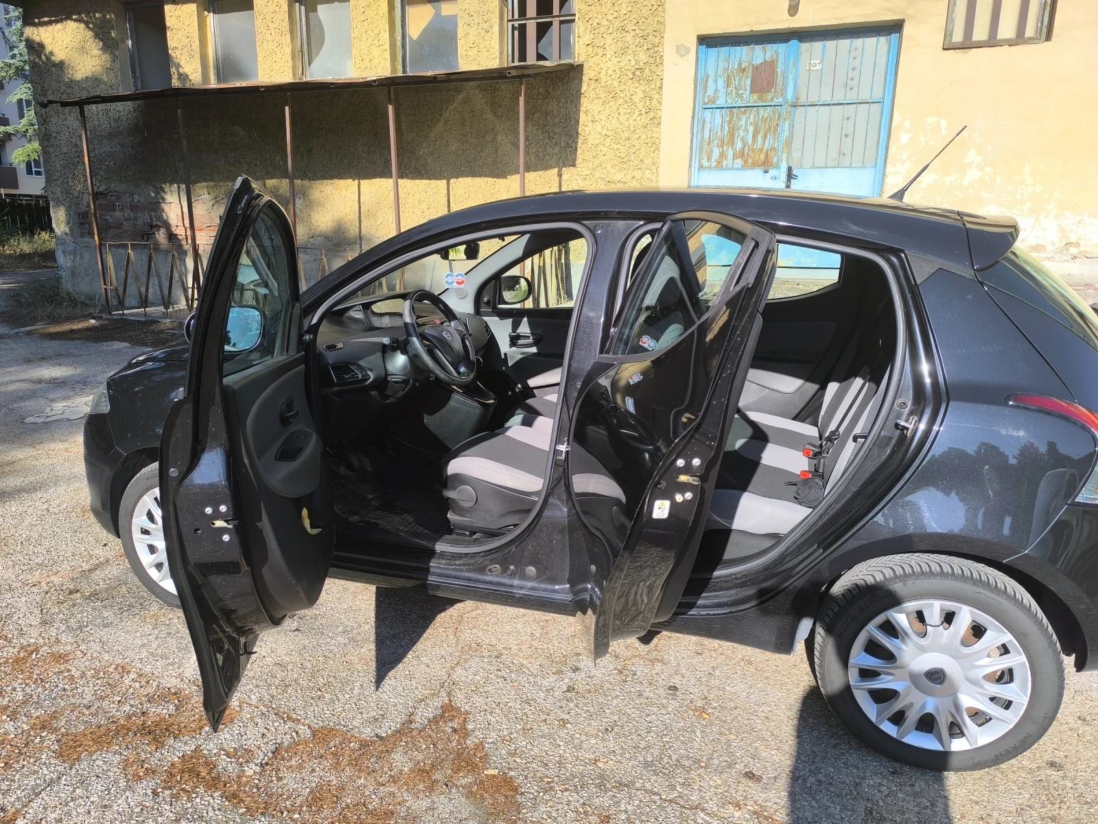Lancia Ypsilon 1.3Mjet, снимка 7 - Автомобили и джипове - 55682202