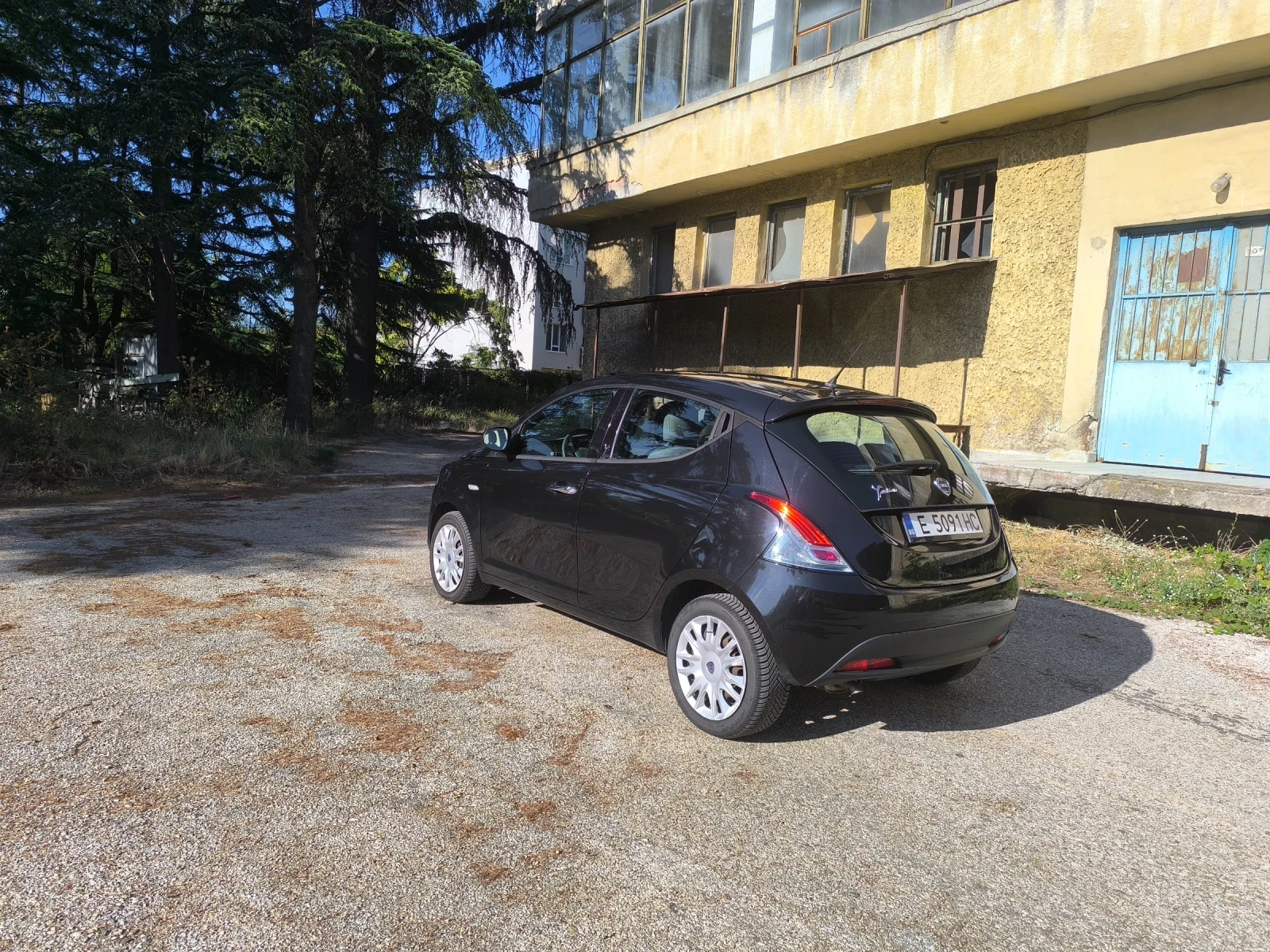 Lancia Ypsilon 1.3Mjet, снимка 2 - Автомобили и джипове - 55682202