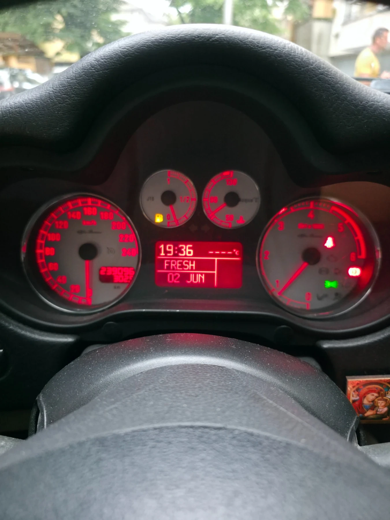 Alfa Romeo 147 1.9JTD, снимка 9 - Автомобили и джипове - 55693818