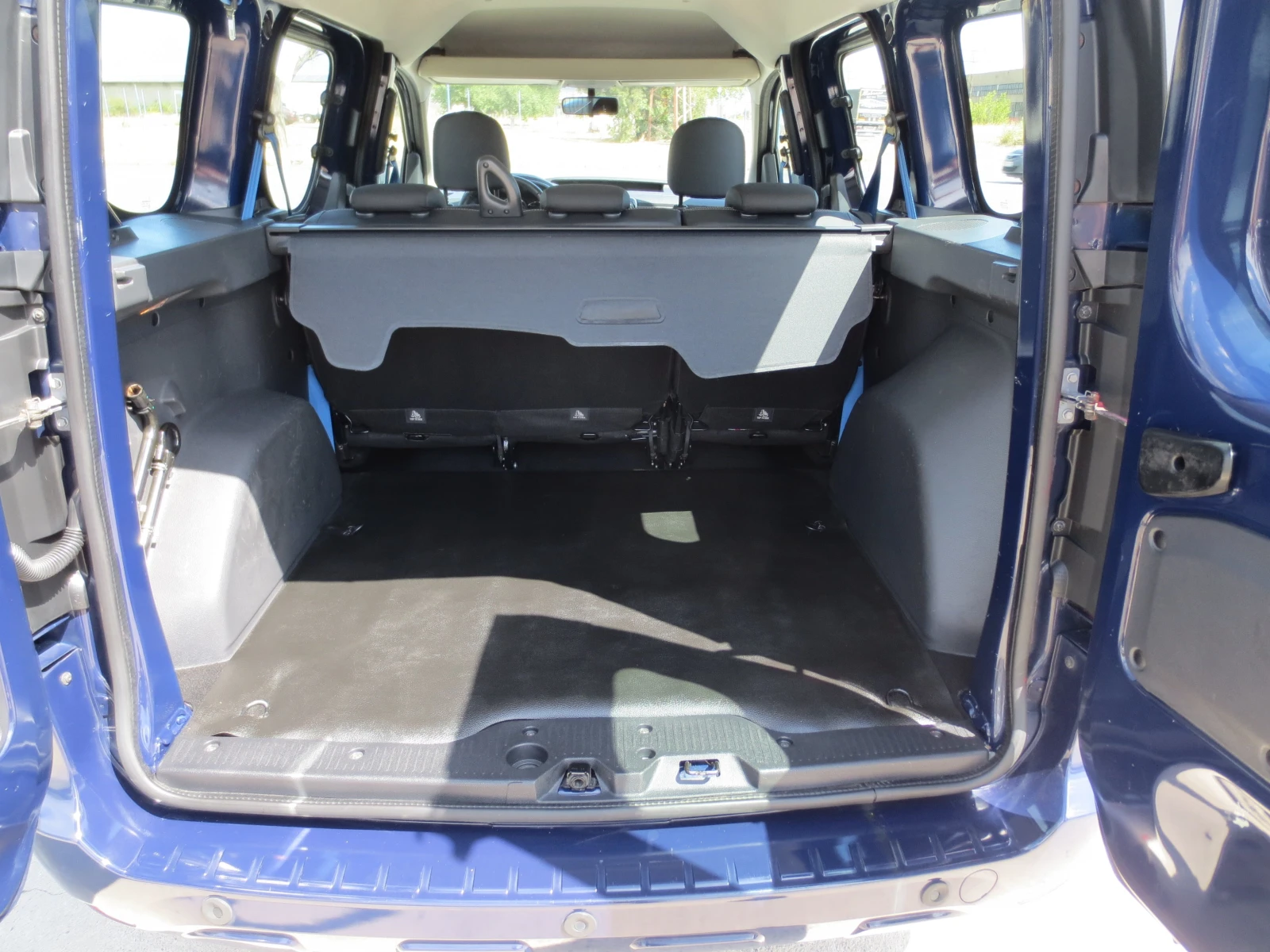 Dacia Dokker 1.6 i * ГАЗ* , снимка 16 - Автомобили и джипове - 55900245