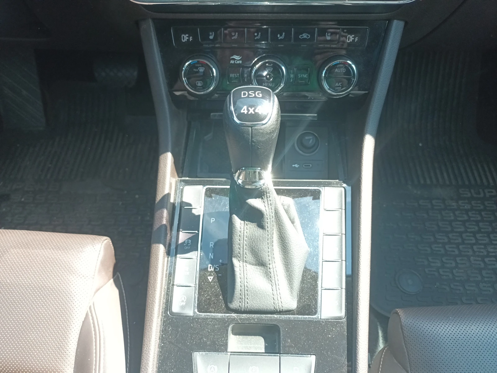 Skoda Superb 2.0TDI/4x4/7DSG L&K, снимка 16 - Автомобили и джипове - 55939209