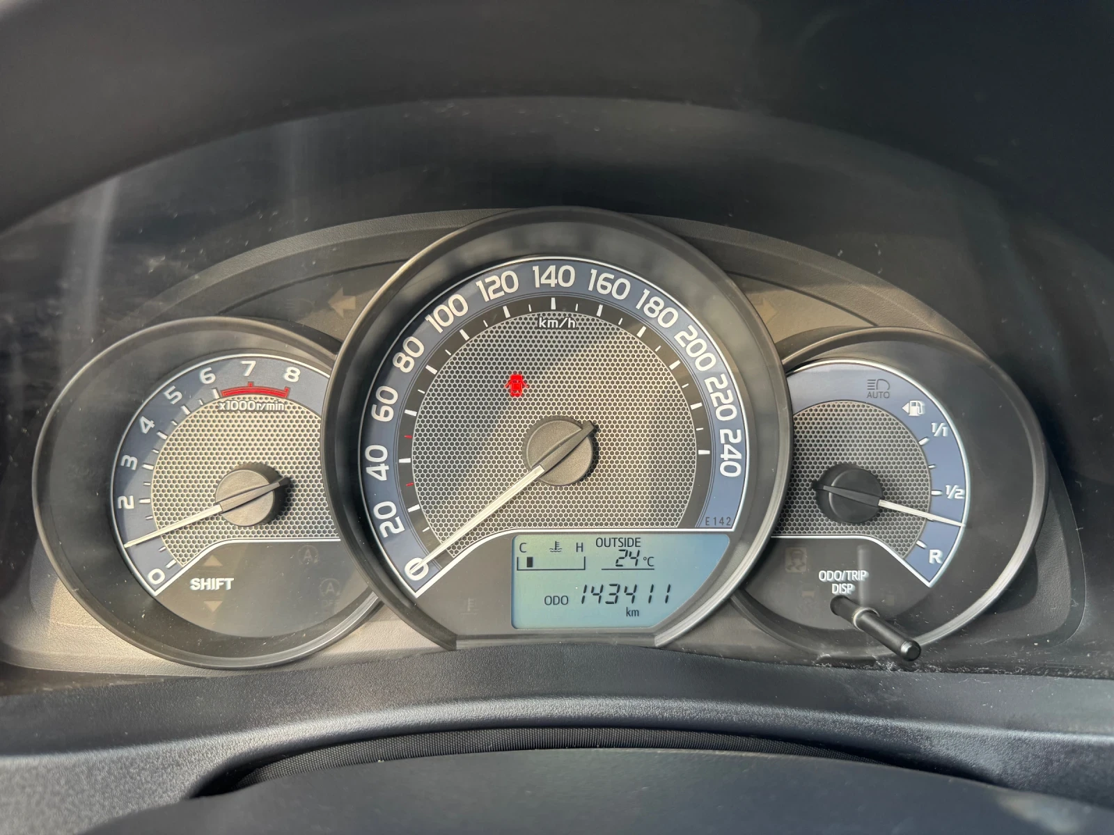 Toyota Auris 1.33, снимка 12 - Автомобили и джипове - 55944188
