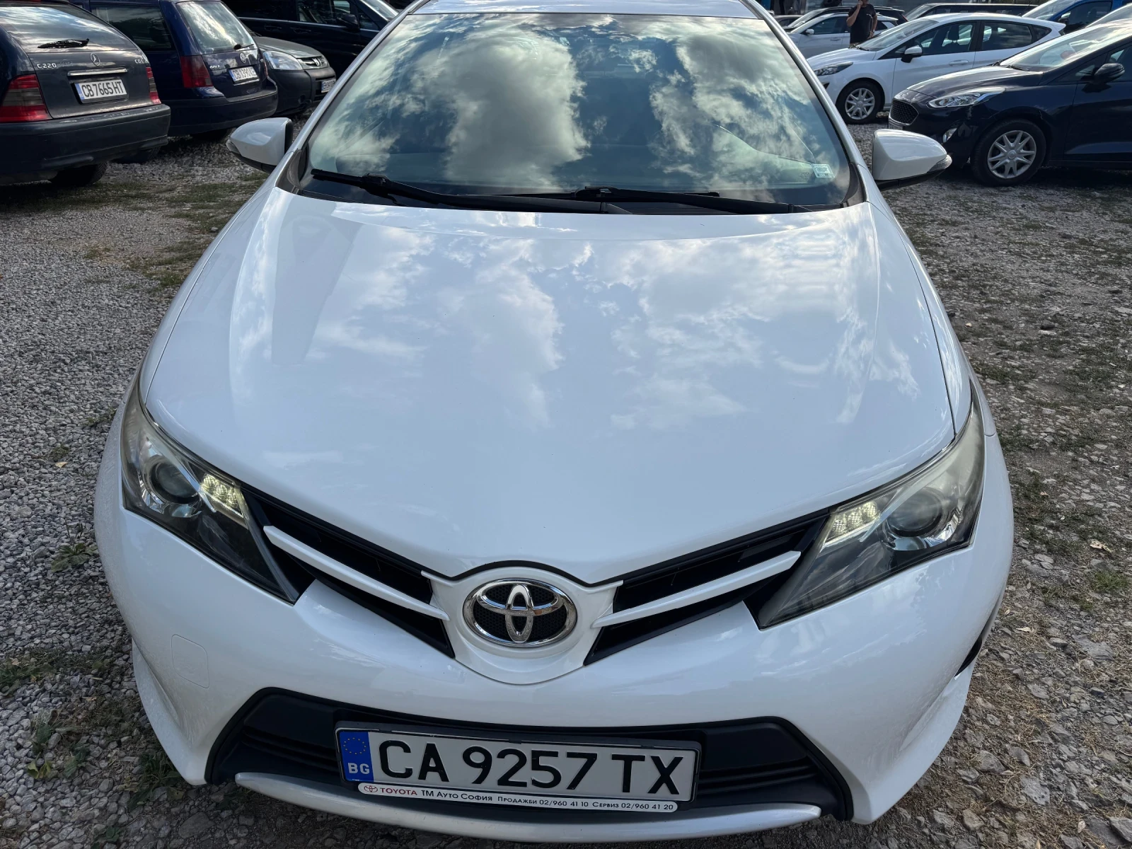 Toyota Auris 1.33, снимка 2 - Автомобили и джипове - 55944188