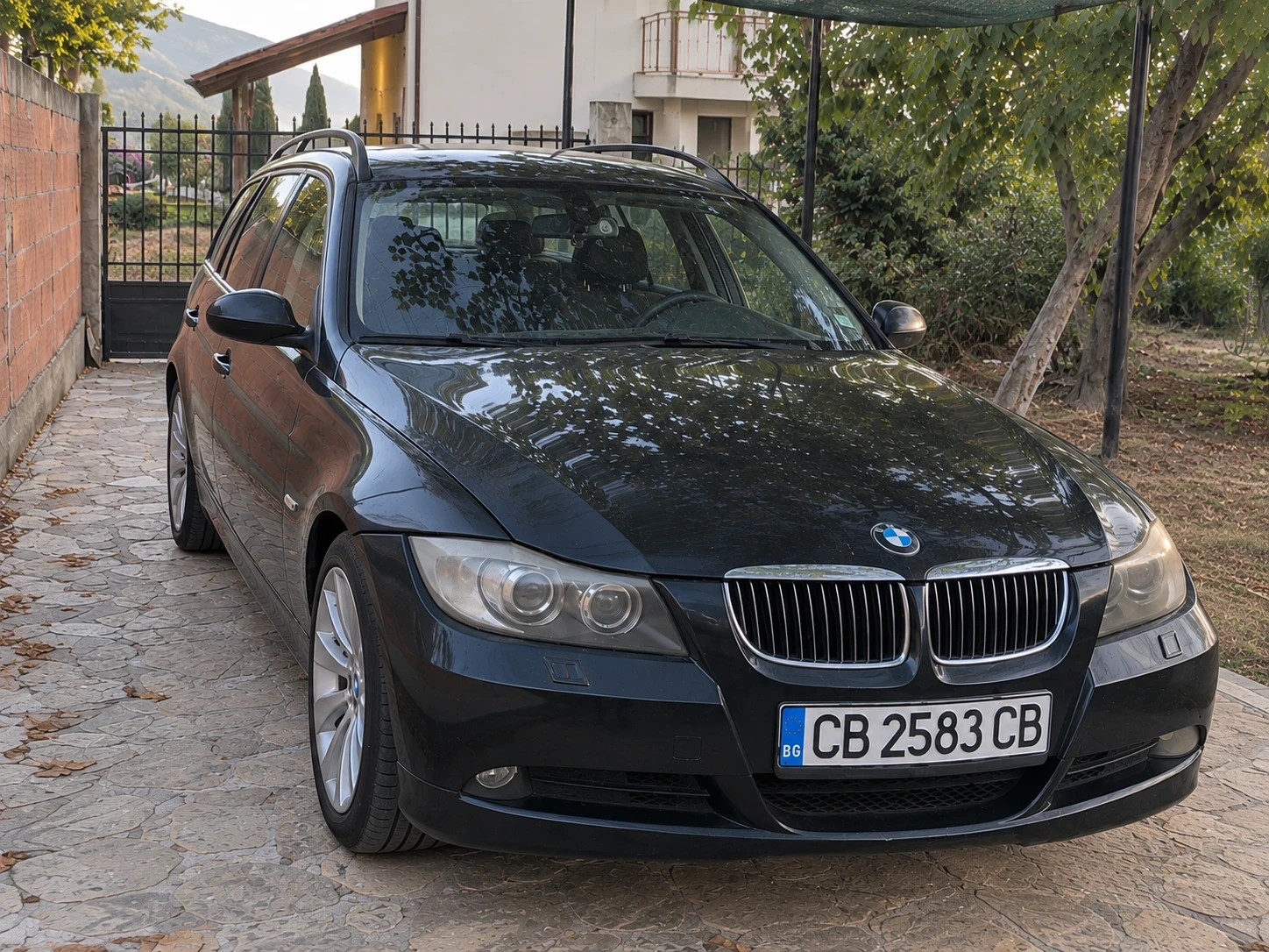 BMW 330, снимка 2 - Автомобили и джипове - 56061311