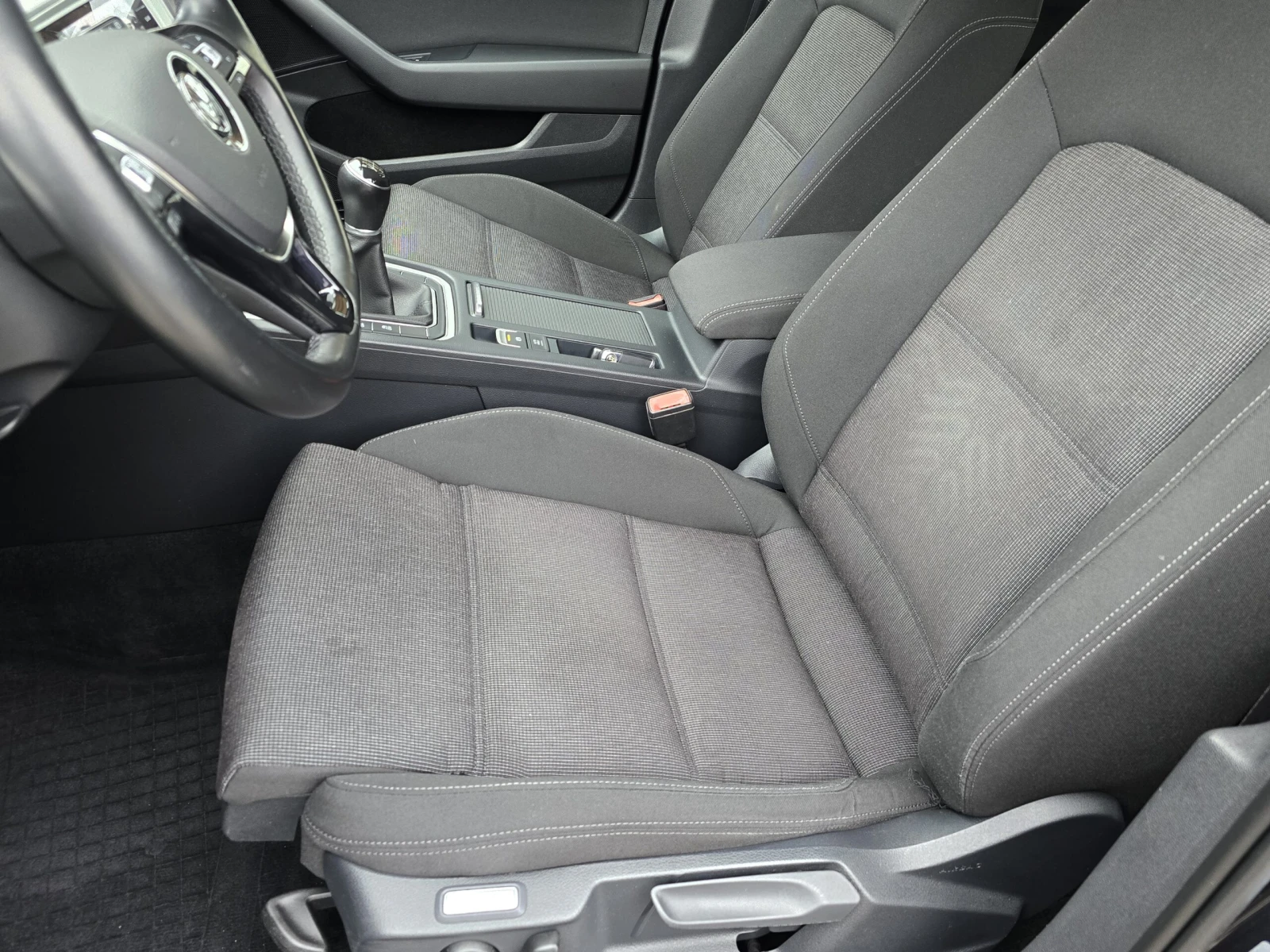 VW Passat 2.0TDi/4х4/Камера/Лизинг, снимка 10 - Автомобили и джипове - 56656224