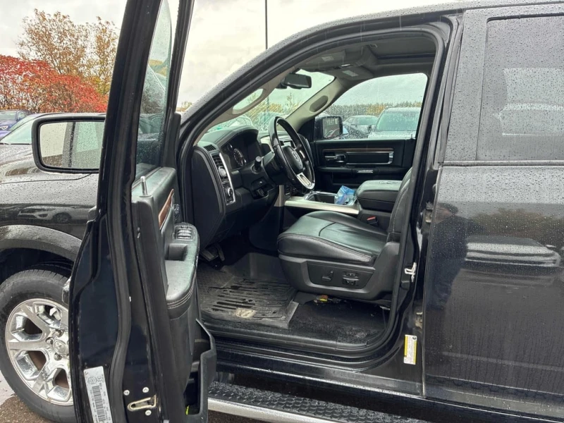Dodge RAM 1500 * Laramie * CARFAX * ФИНАНСИРАНЕ, снимка 17 - Автомобили и джипове - 52769394