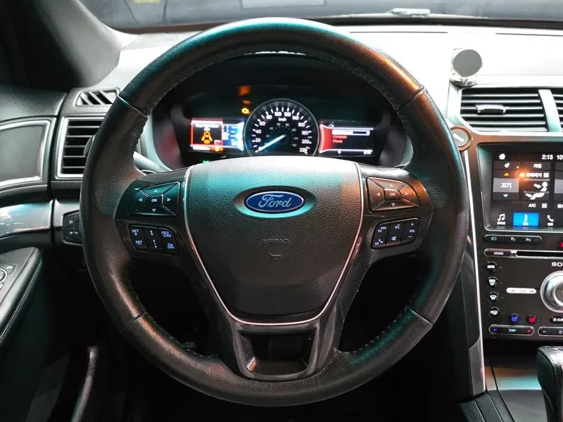 Ford Explorer 2.3 AWD, снимка 13 - Автомобили и джипове - 54351897