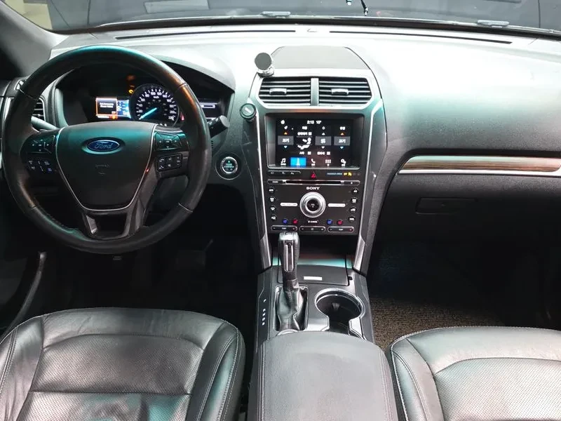 Ford Explorer 2.3 AWD, снимка 7 - Автомобили и джипове - 54351897