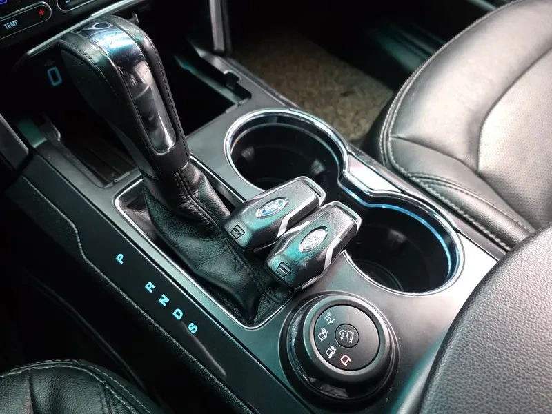 Ford Explorer 2.3 AWD, снимка 9 - Автомобили и джипове - 54351897