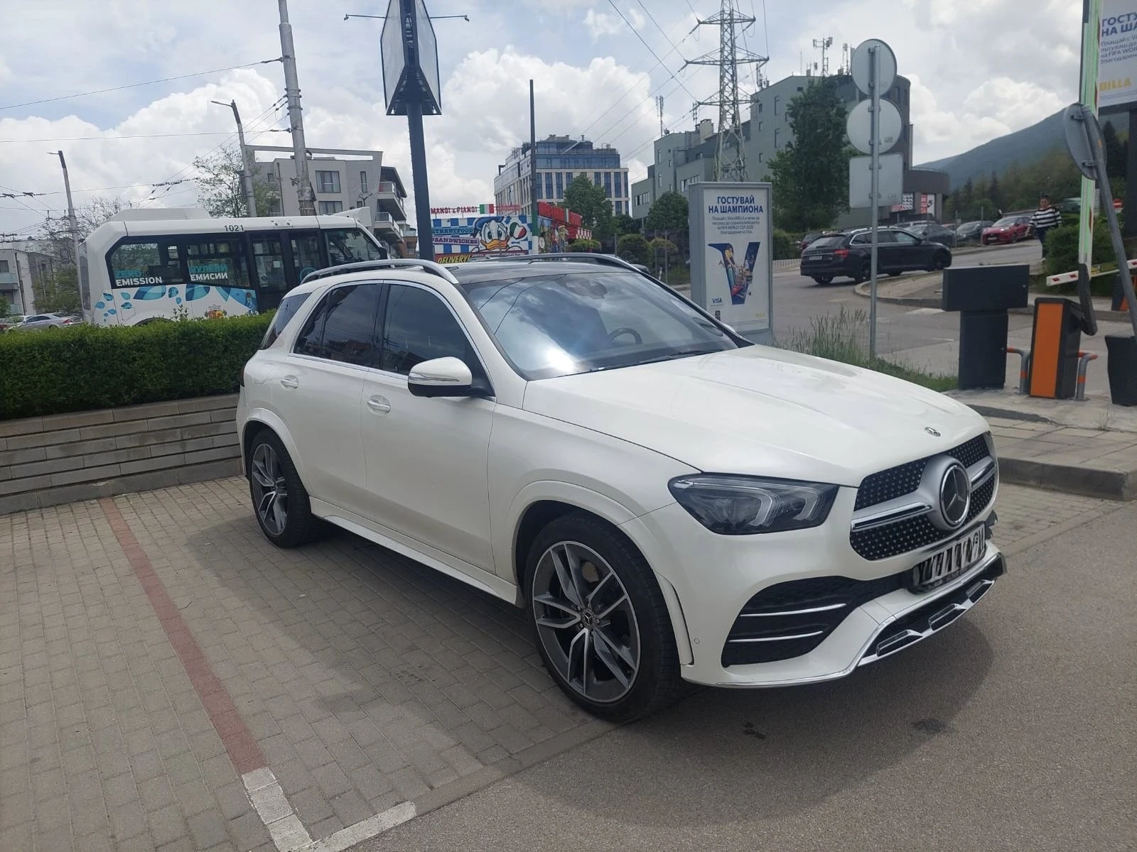 Mercedes-Benz GLE 450 AMG, снимка 2 - Автомобили и джипове - 54526709