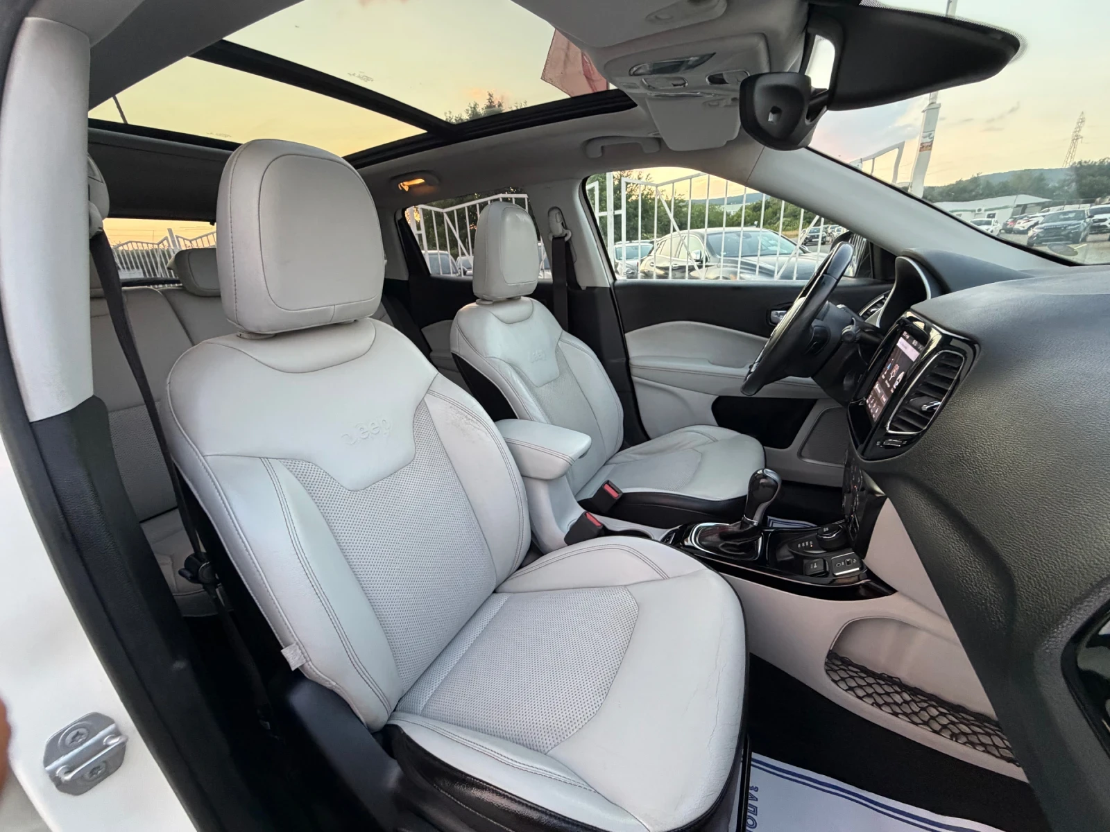 Jeep Compass 2.0 - 170 / LIMITED / 4X4 / АВТОМАТИК / ЕВРО6 , снимка 12 - Автомобили и джипове - 55053234