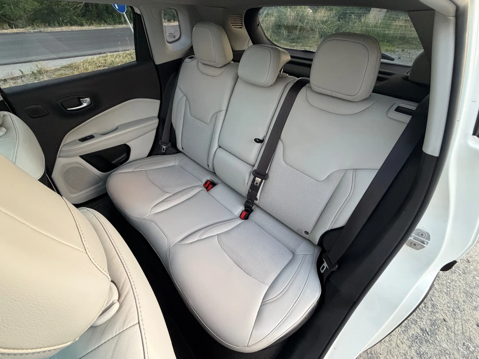 Jeep Compass 2.0 - 170 / LIMITED / 4X4 / АВТОМАТИК / ЕВРО6 , снимка 14 - Автомобили и джипове - 55053234