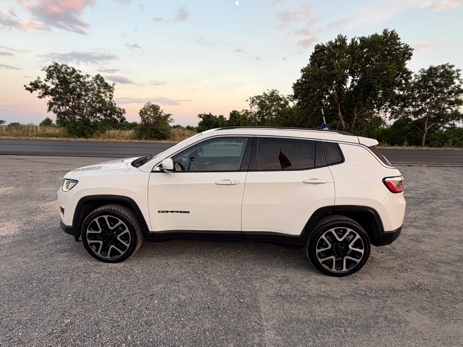 Jeep Compass 2.0 - 170 / LIMITED / 4X4 / АВТОМАТИК / ЕВРО6 , снимка 8 - Автомобили и джипове - 55053234