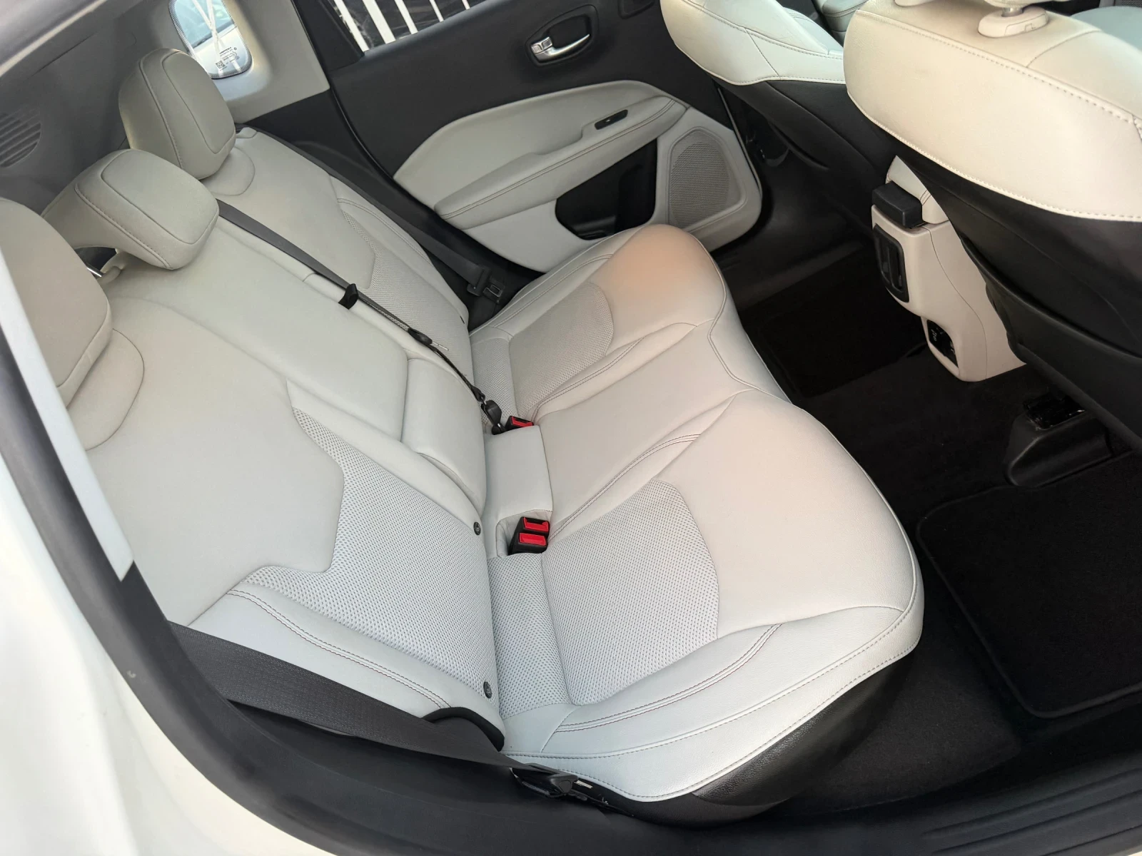 Jeep Compass 2.0 - 170 / LIMITED / 4X4 / АВТОМАТИК / ЕВРО6 , снимка 13 - Автомобили и джипове - 55053234
