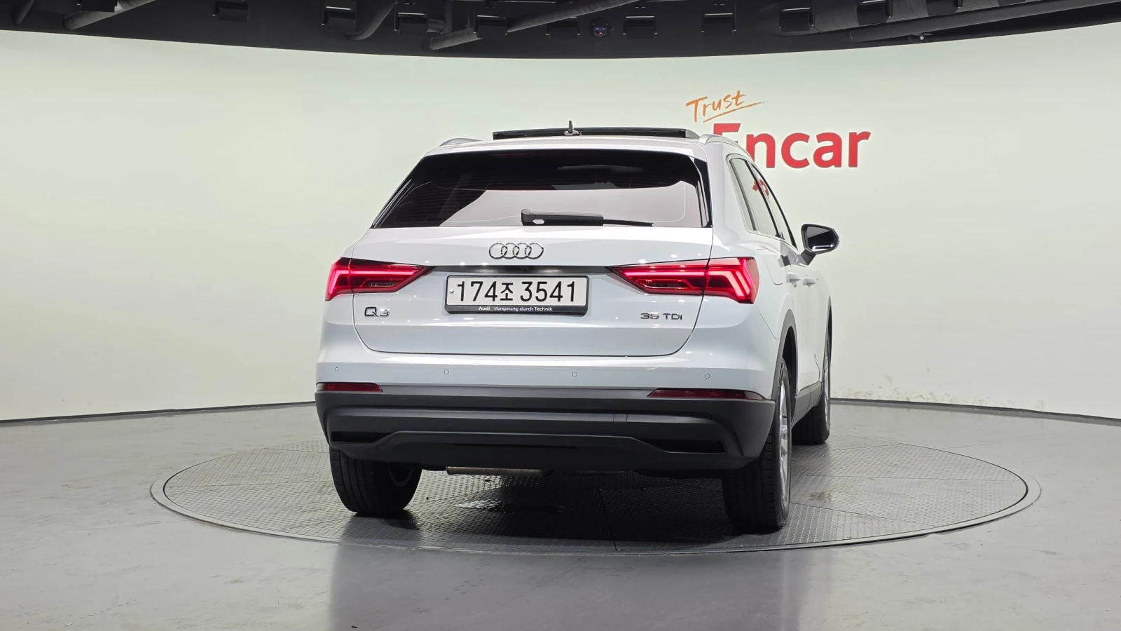 Audi Q3 35 TDI, снимка 4 - Автомобили и джипове - 55460369
