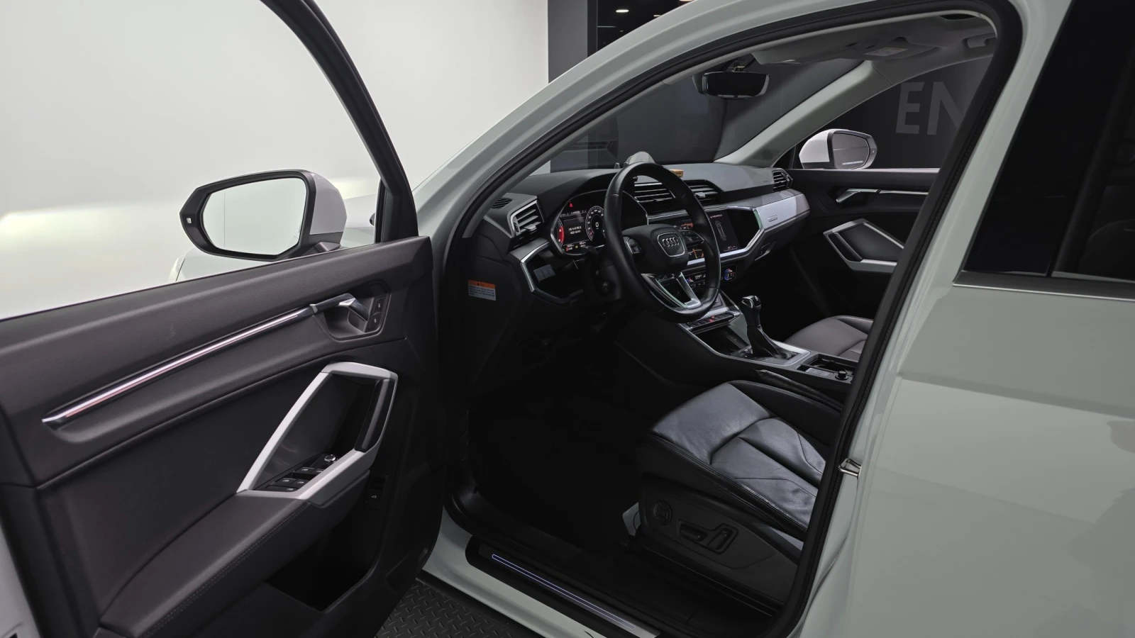 Audi Q3 35 TDI, снимка 9 - Автомобили и джипове - 55460369