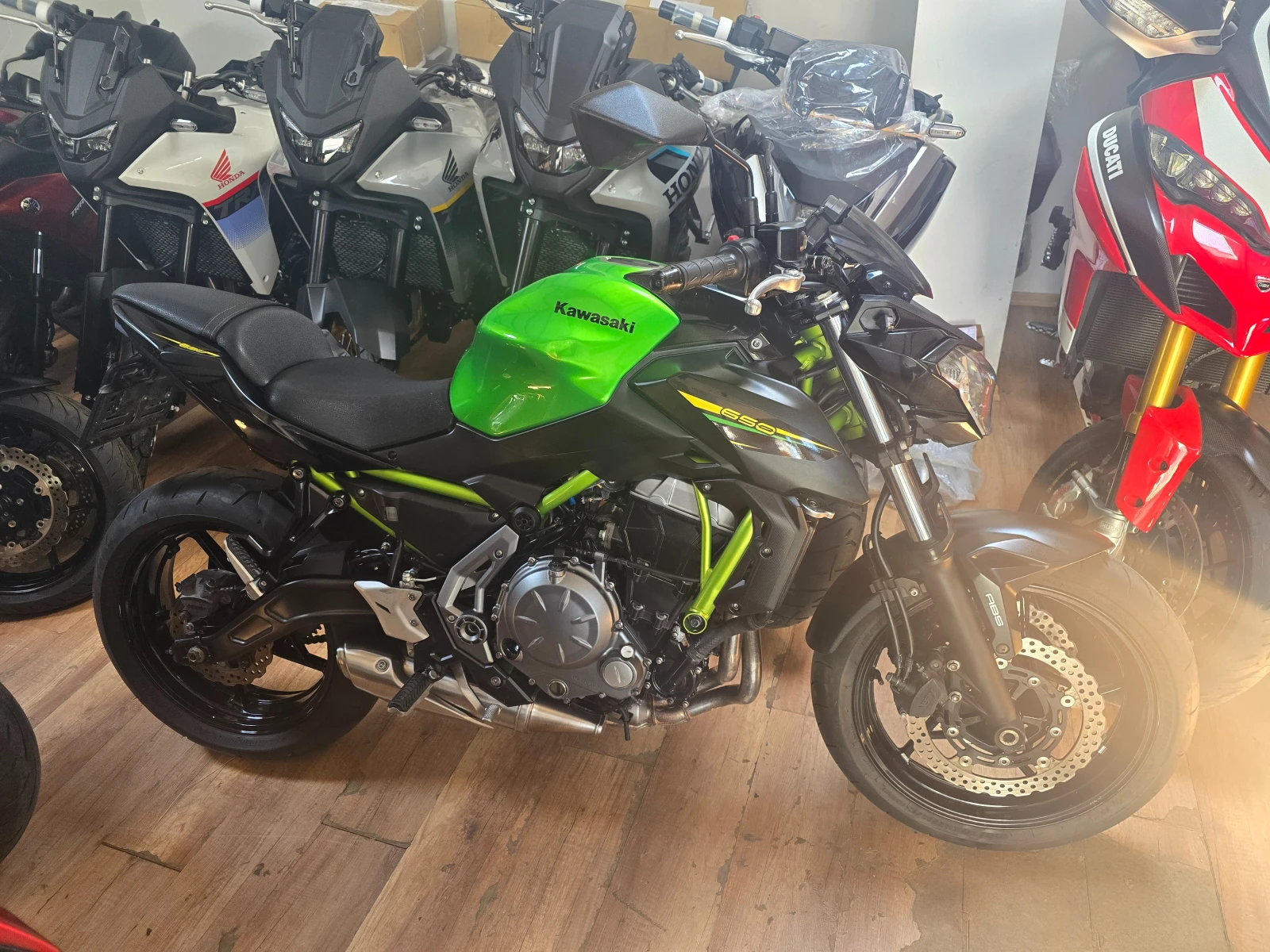 Kawasaki Z 650 ABS 35KW!!! A2!!!!, снимка 10 - Мотоциклети и мототехника - 54887613