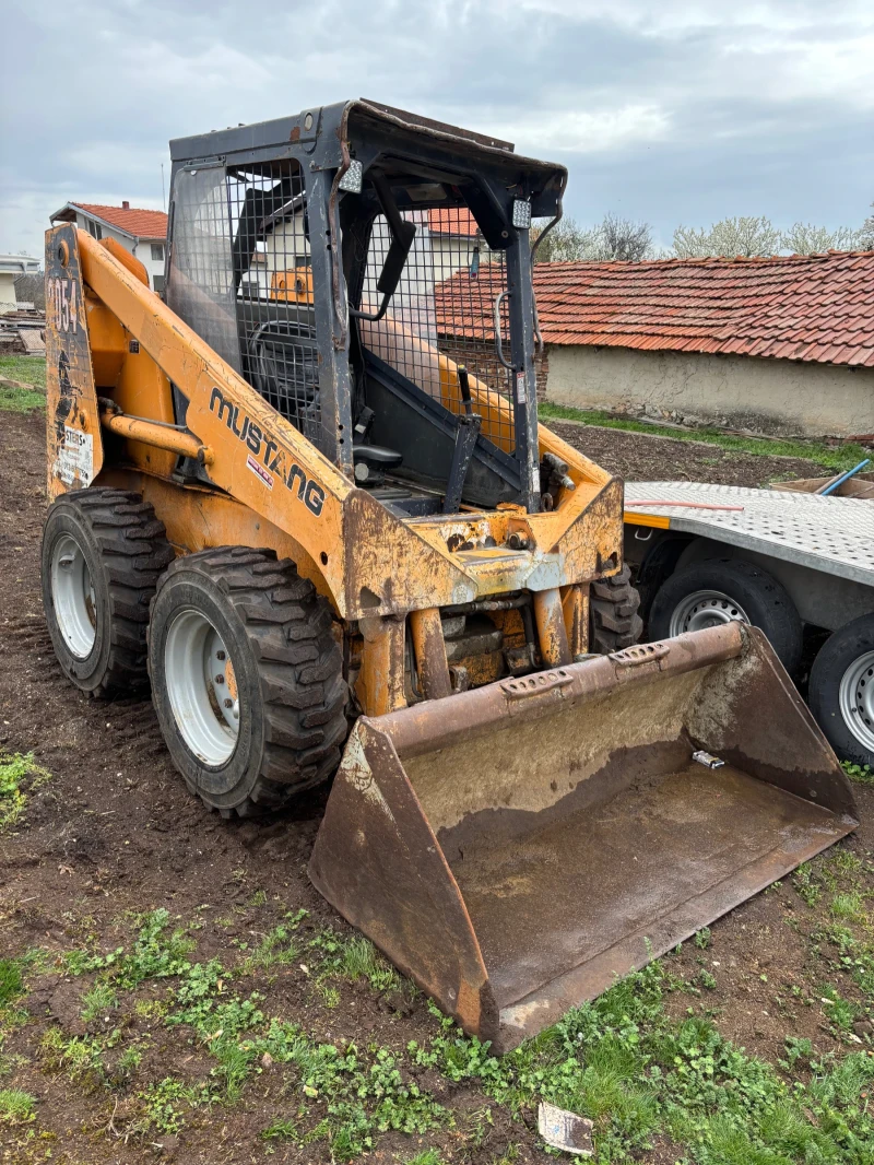 Мини челни товарачи GEHL Gehl/Mustang 2054