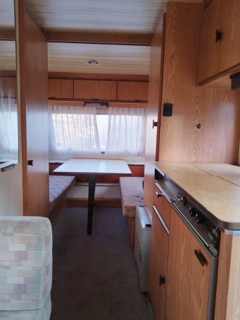 Каравана Burstner CLUB 4306, снимка 2 - Каравани и кемпери - 52531466