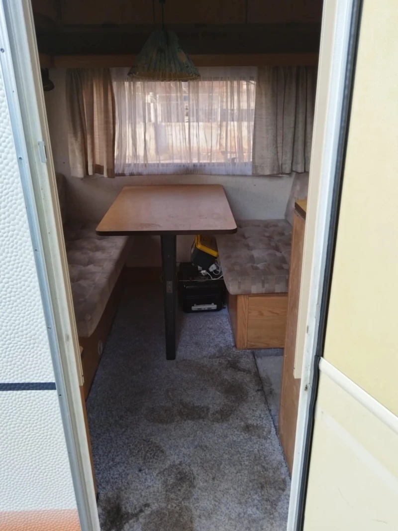 Каравана Burstner CLUB 4306, снимка 3 - Каравани и кемпери - 52531466