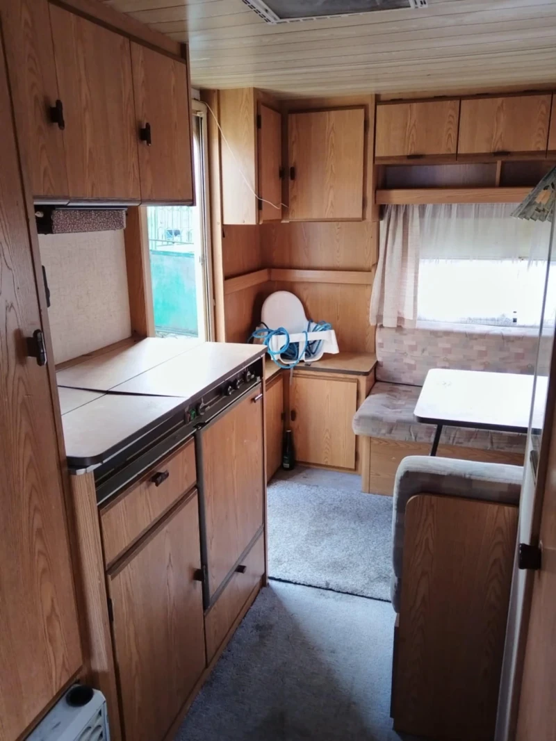 Каравана Burstner CLUB 4306, снимка 4 - Каравани и кемпери - 52531466