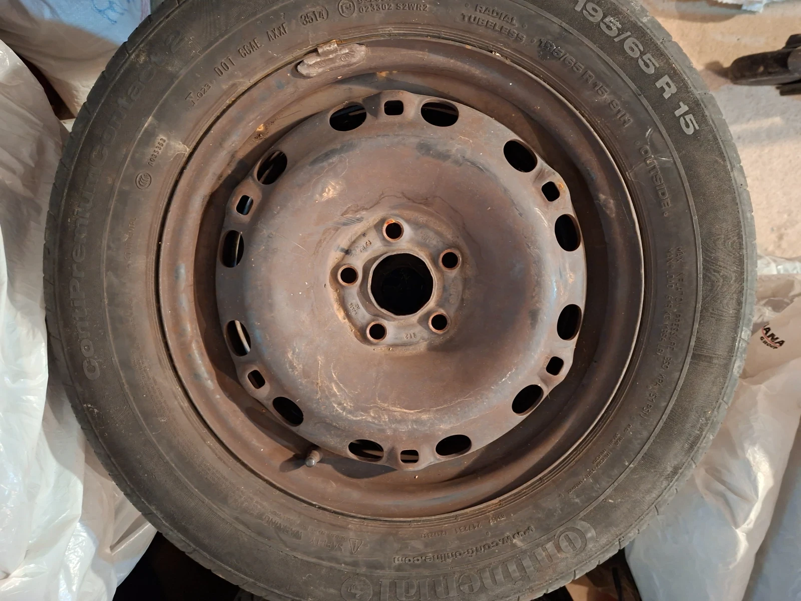 Гуми с джанти Continental 195/60R15, снимка 5 - Гуми и джанти - 54447449