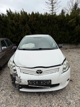 Toyota Auris, снимка 1