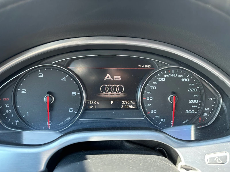 Audi A8 LONG 4.2 TDI MATRIX, снимка 11 - Автомобили и джипове - 40458769