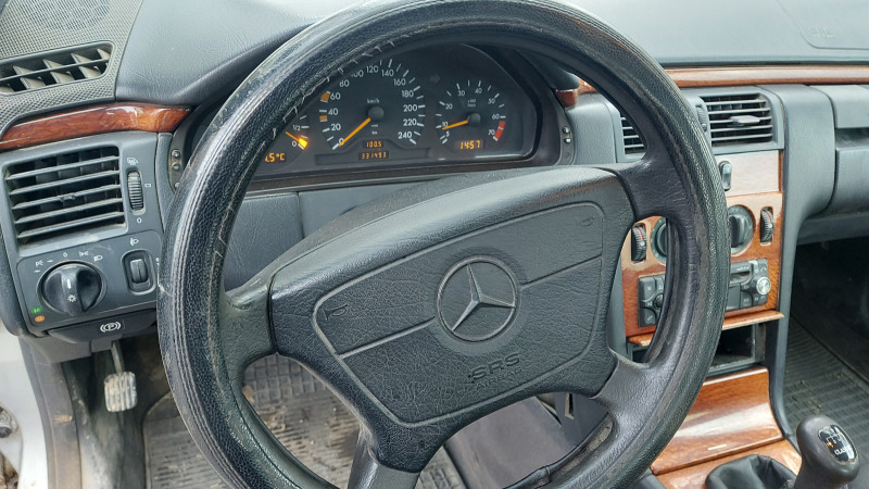 Mercedes-Benz E 200 W210, снимка 8 - Автомобили и джипове - 43410024