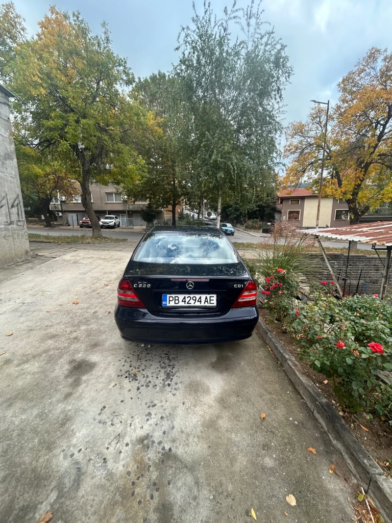 Mercedes-Benz C 220, снимка 4 - Автомобили и джипове - 47617441