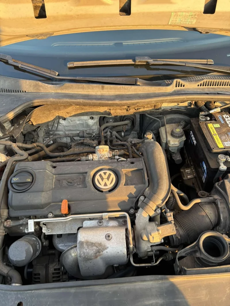 VW Golf 1.4TSI, снимка 8 - Автомобили и джипове - 47806581