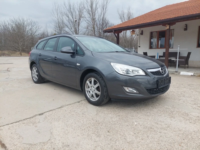 Opel Astra 1.4 I turbo, снимка 8 - Автомобили и джипове - 49276057