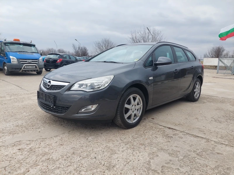 Opel Astra 1.4 I turbo, снимка 9 - Автомобили и джипове - 49276057